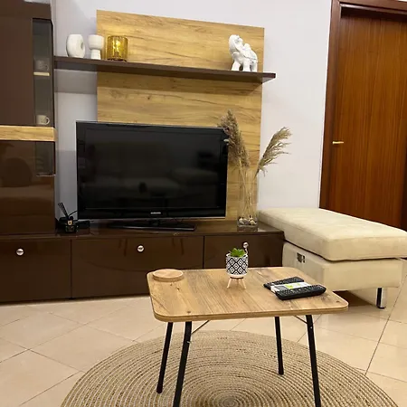 Golem Og Apartment Golem (Tirana)
