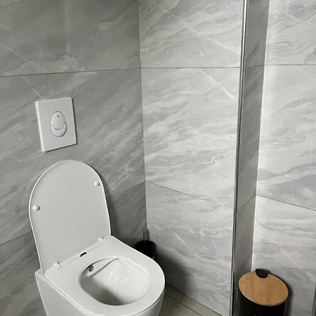 Golem Og Golem (Tirana)